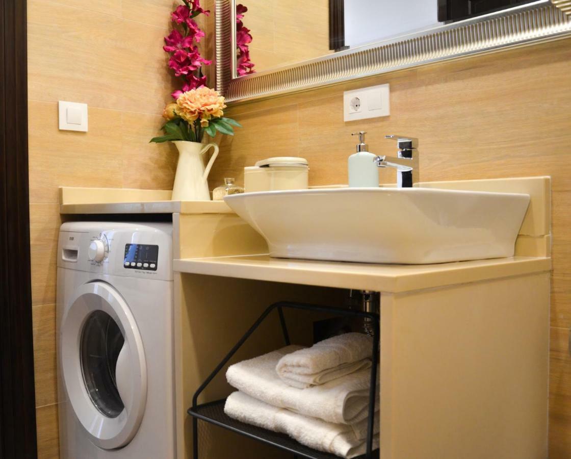 Apartamento San Jacinto III Sevilla Buitenkant foto